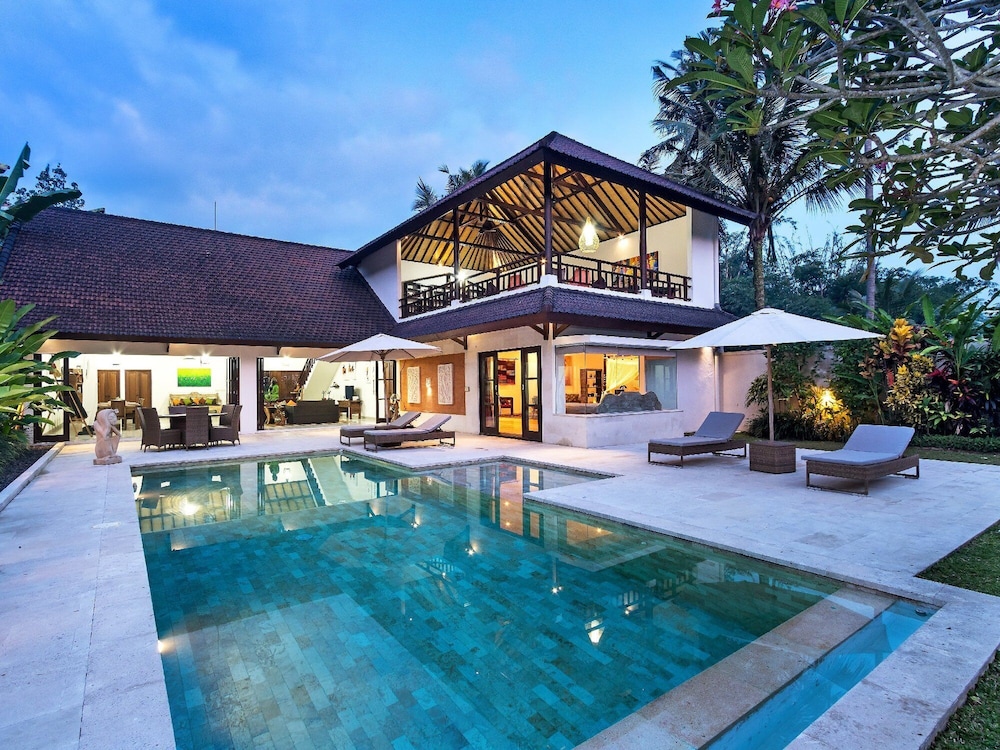 Villa Candi Kecil Empat
