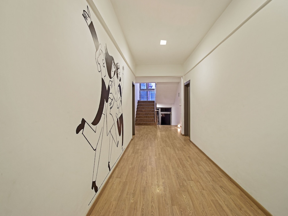 OYO Townhouse 030 Ashram Road Ahmedabad