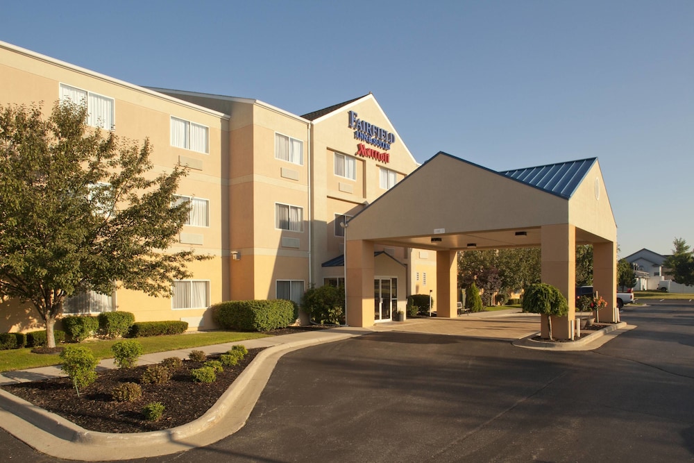 Mount Pleasant Vacations - Fairfield by Marriott Mt Pleasant - Property Image 1