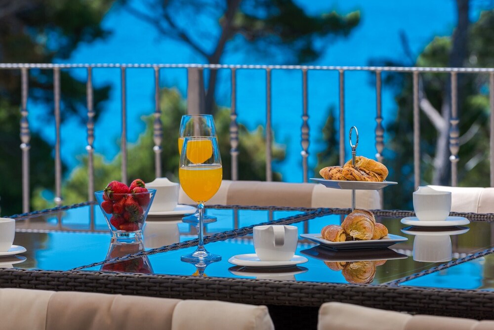 Villa Mlini view 4