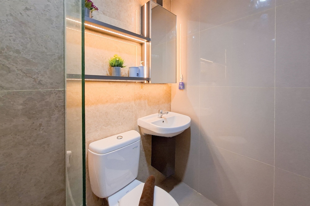 Modern Monochromatic Studio At Transpark Bintaro Apartment
