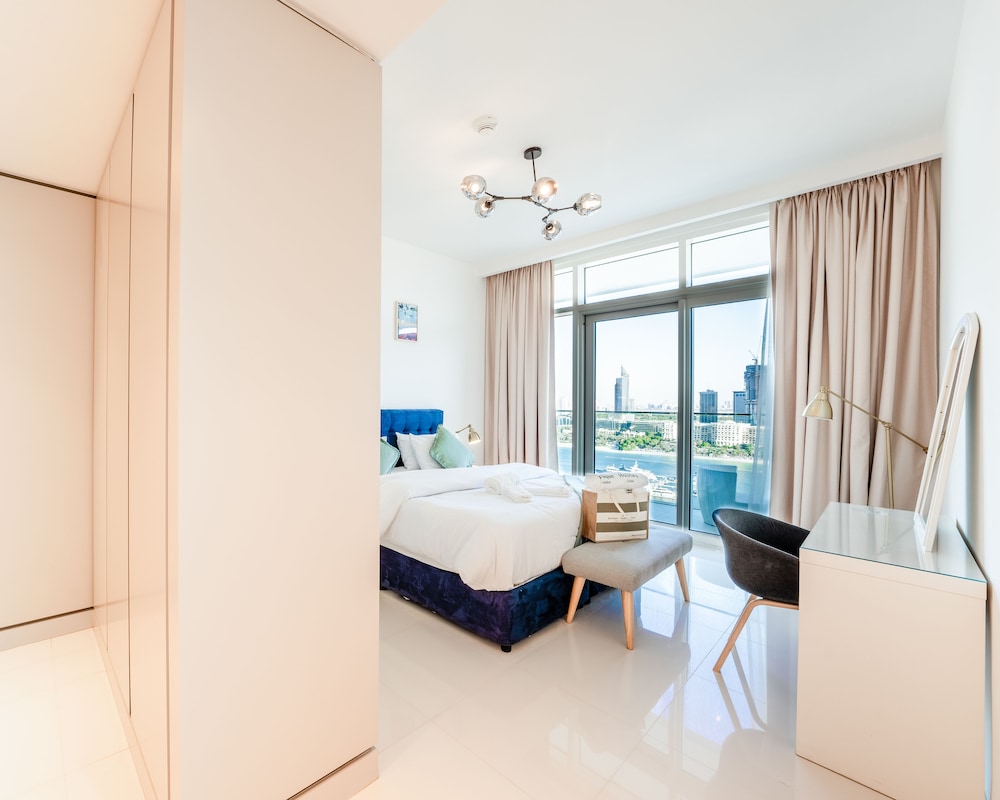 Luxurious 2BR at Sunrise Bay