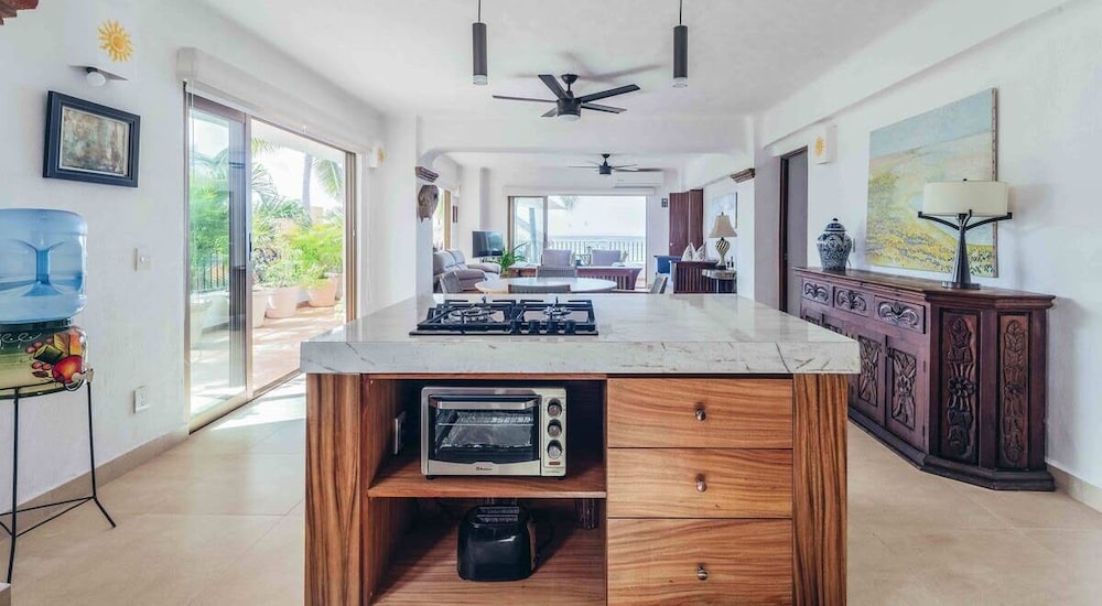 Ocean View 2Br Condo-balcony-beach-pool - 214