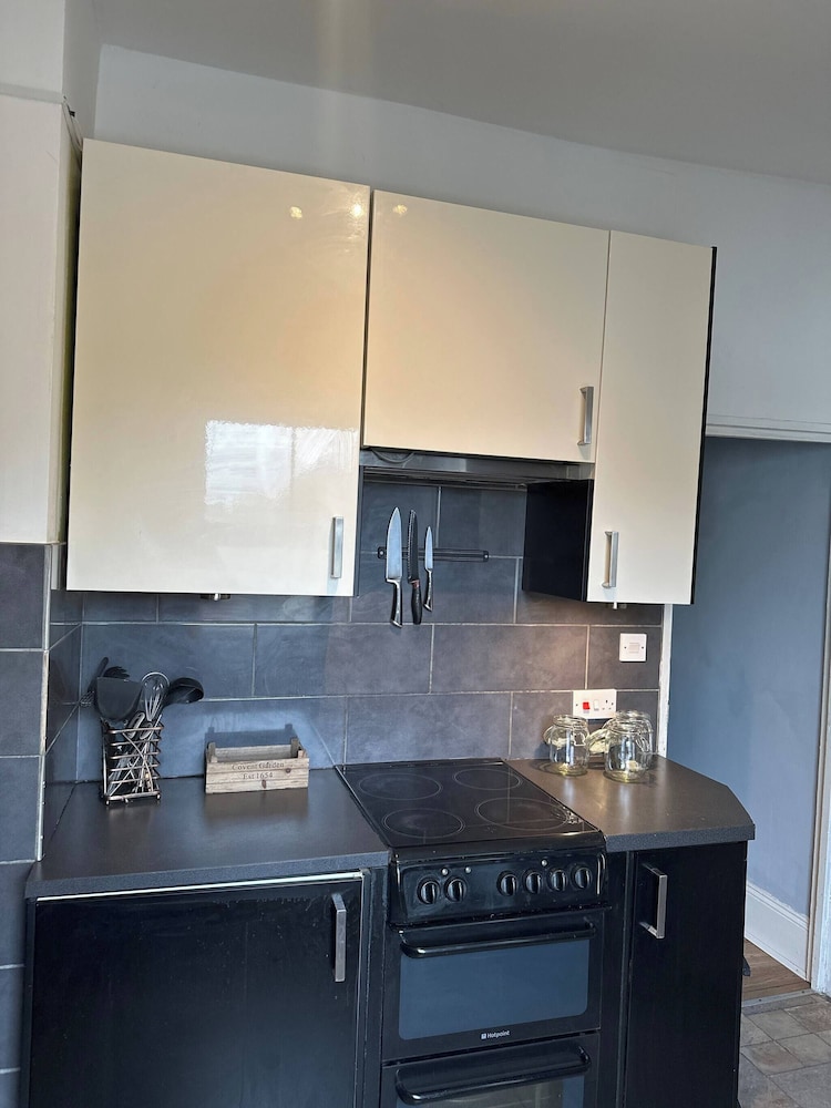 Bright Open-plan Apartment in Welling, South East London