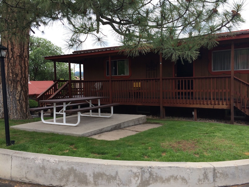 Caboose Motel