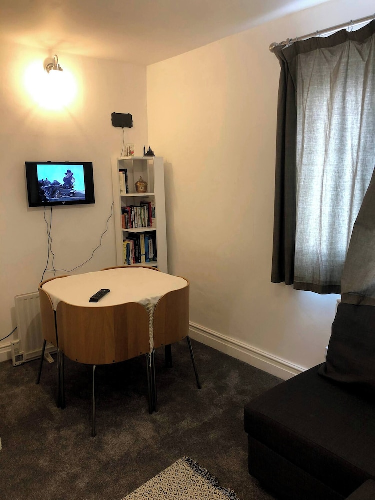 Private Flat in Wrose, Shipley, Bradford