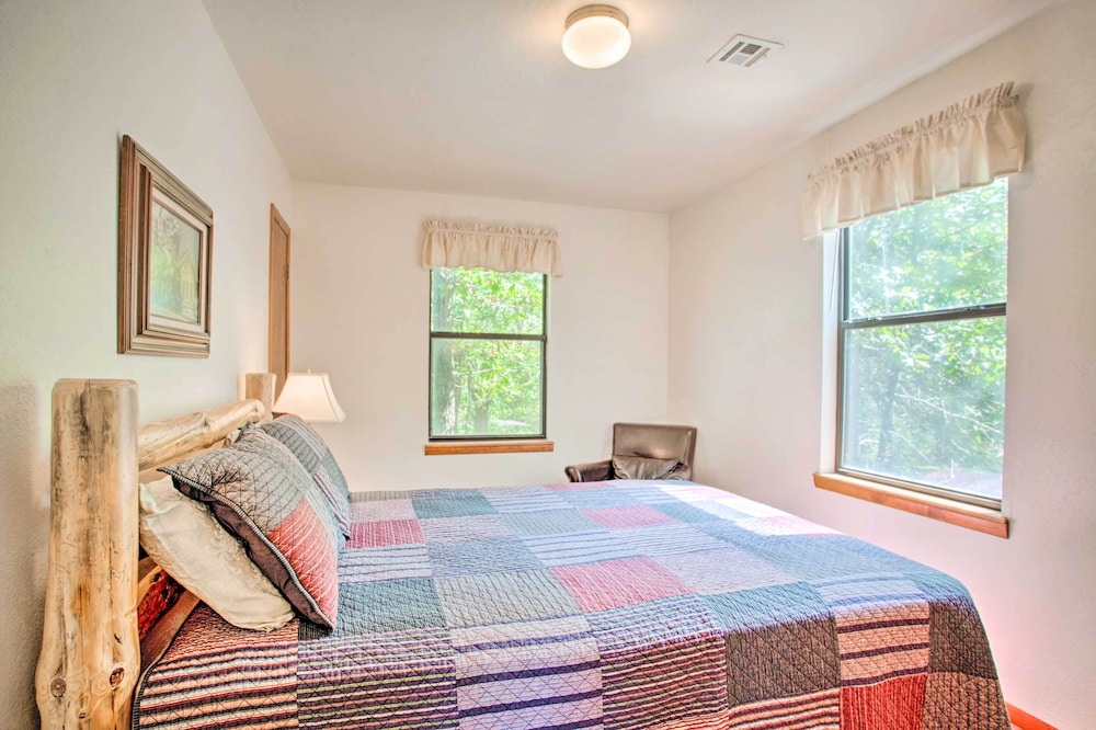 Cozy, Secluded Davis Cabin on 60 Wooded Acres view 5