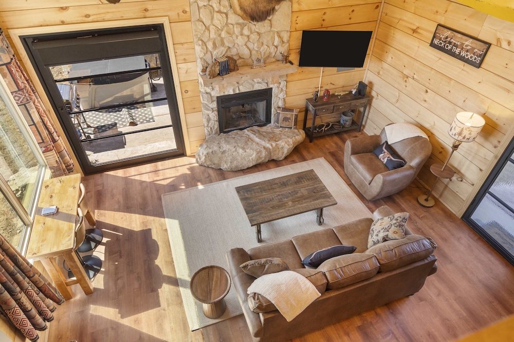 Elk Lodge Cabin for 4!