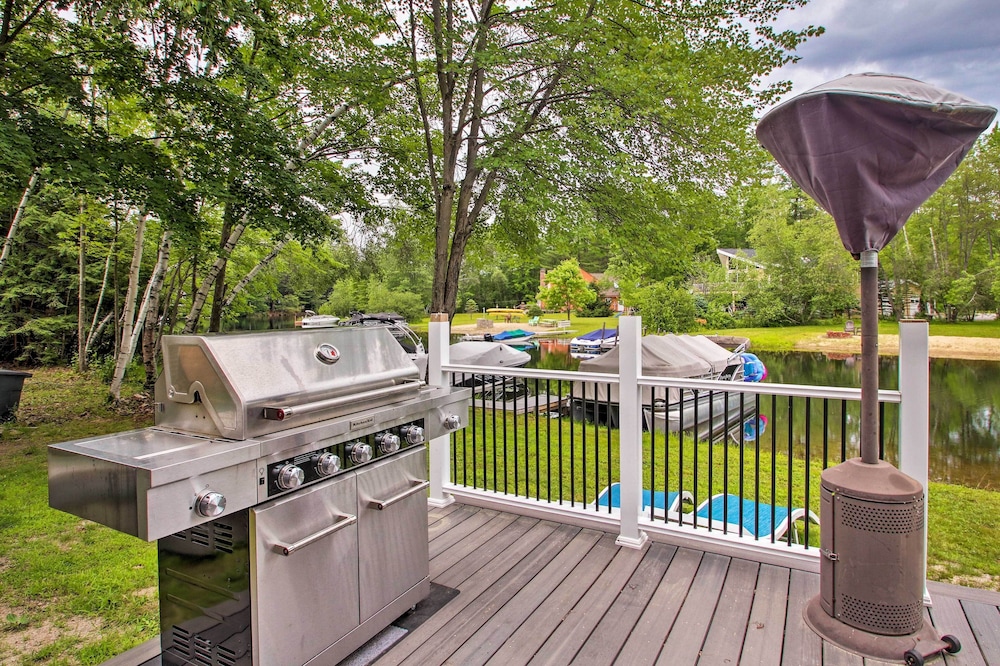 Waterfront Ashland Home ~ 2 Mi to Downtown! view 3