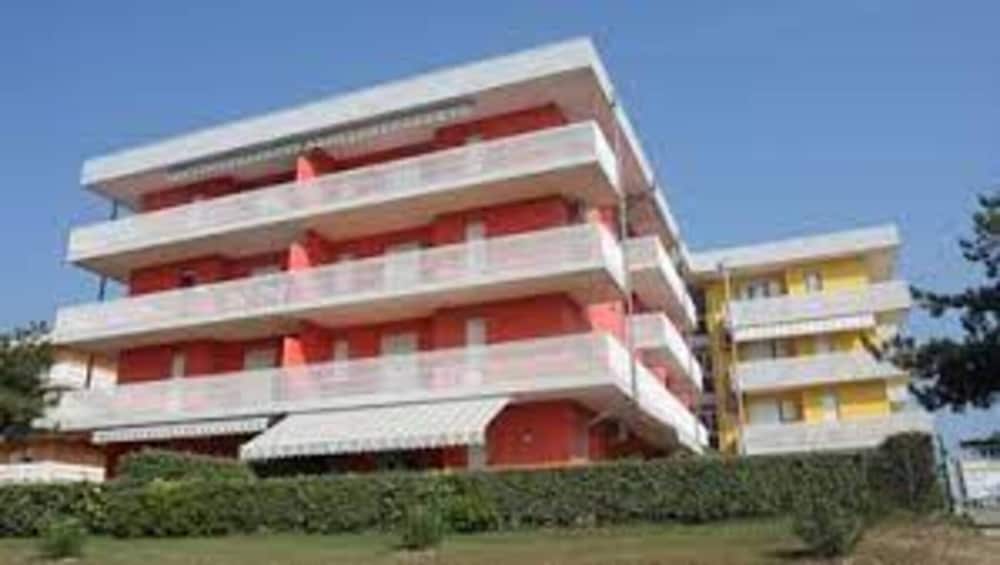 Adorable Flat With Terrace in Bibione - Beahost photo 2