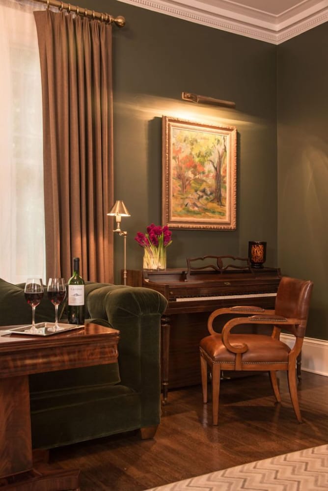 Lenox Vacations - Kemble Inn - Property Image 1