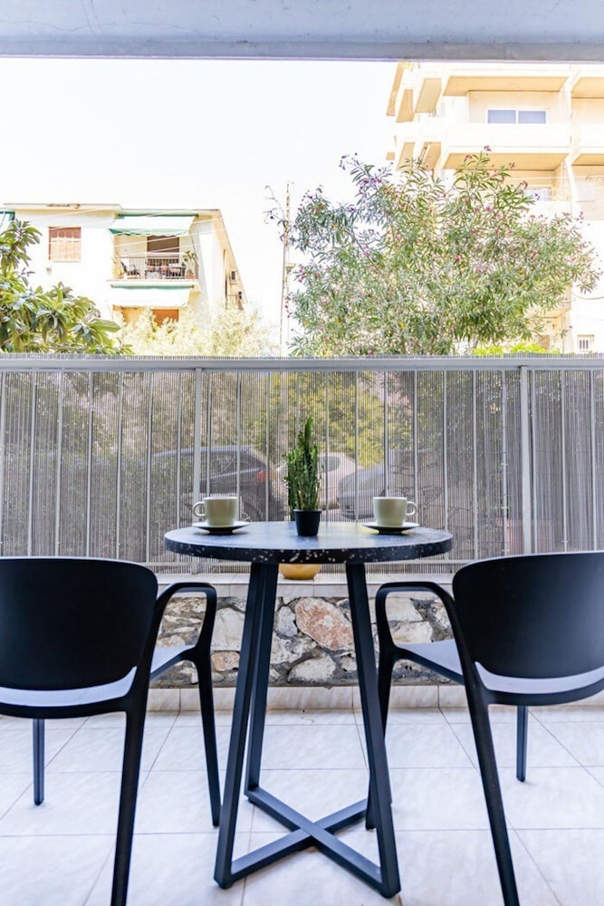 Bright and Stylish Apartment in Palaio Faliro