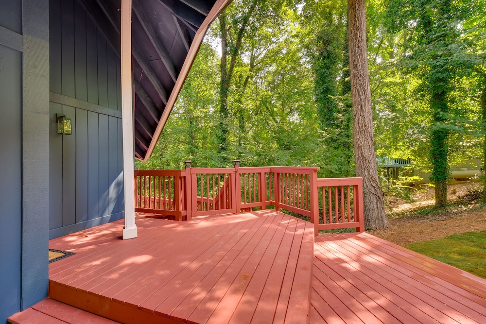 Peaceful Gainesville Cottage w/ Lake Lanier Access view 5