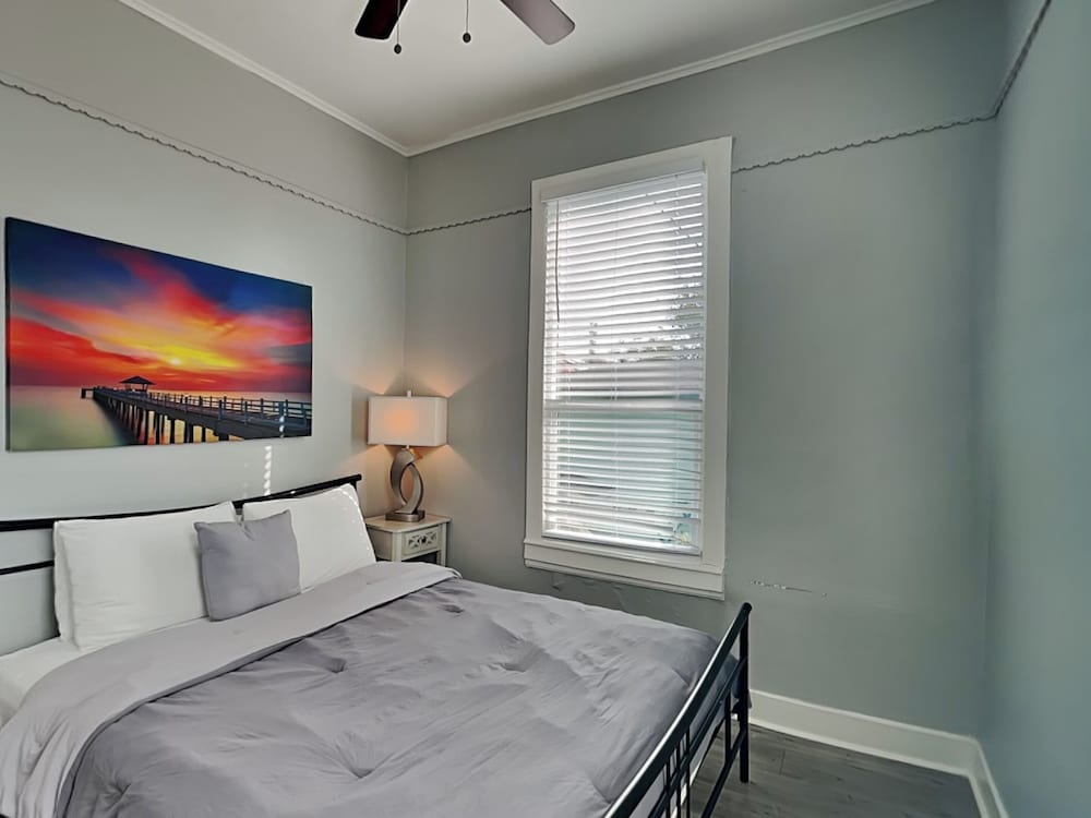 Pleasure Pier Retreat Manor by Ryson Vacation Rentals