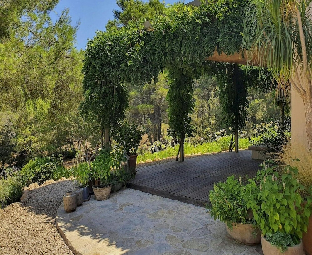 Holiday Home With Wooden-beamed Patio
