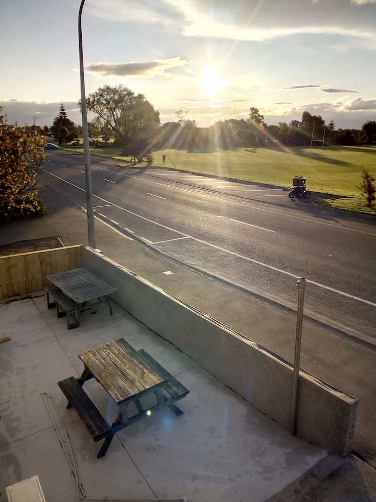 Hotel The Bouncing Lamb Backpackers - Image 1