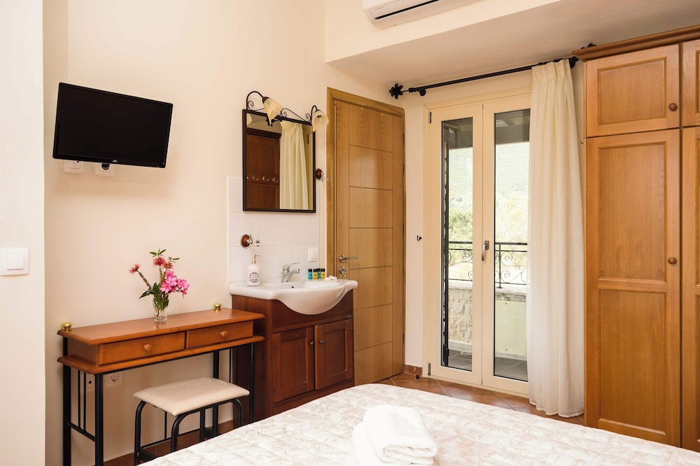 Corfu Liostasi Villa Thalassa Poolside Luxury Gem