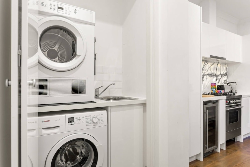 Traditional 2-bed Terrace House in Millers Point