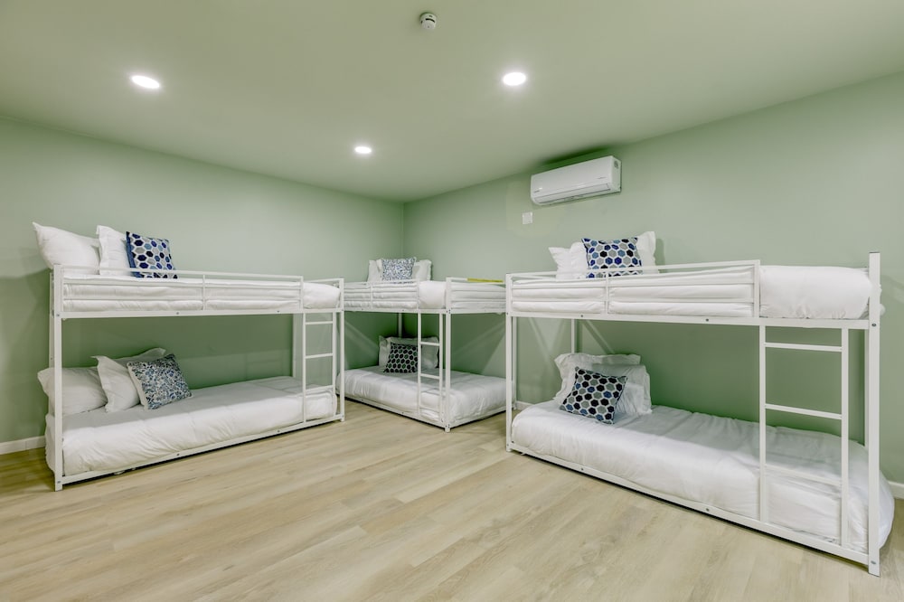 Game Farm Villa by Avantstay 10bdr Private Pond Spa Pool Family-friendly