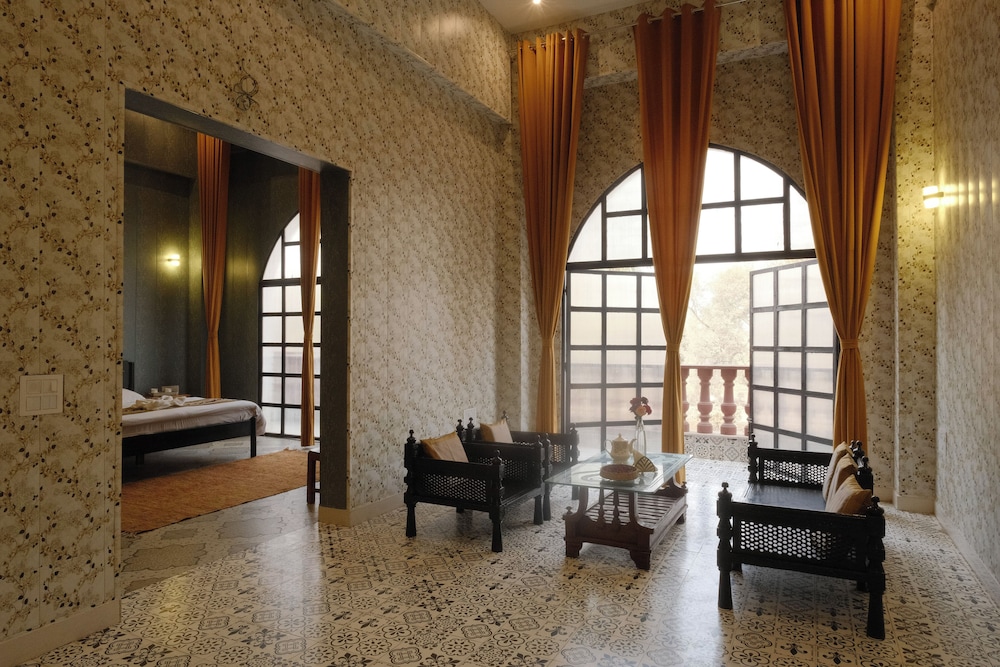 Qila Hotel