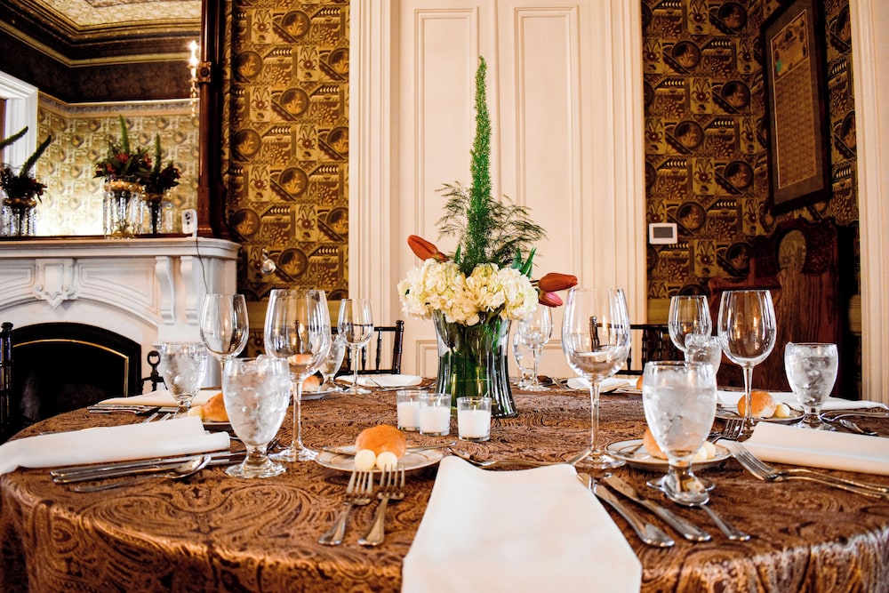 French Quarter Lanaux Mansion B & B