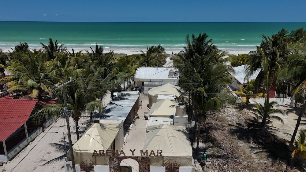 Arena y Mar Seaside Glamping Adults Only