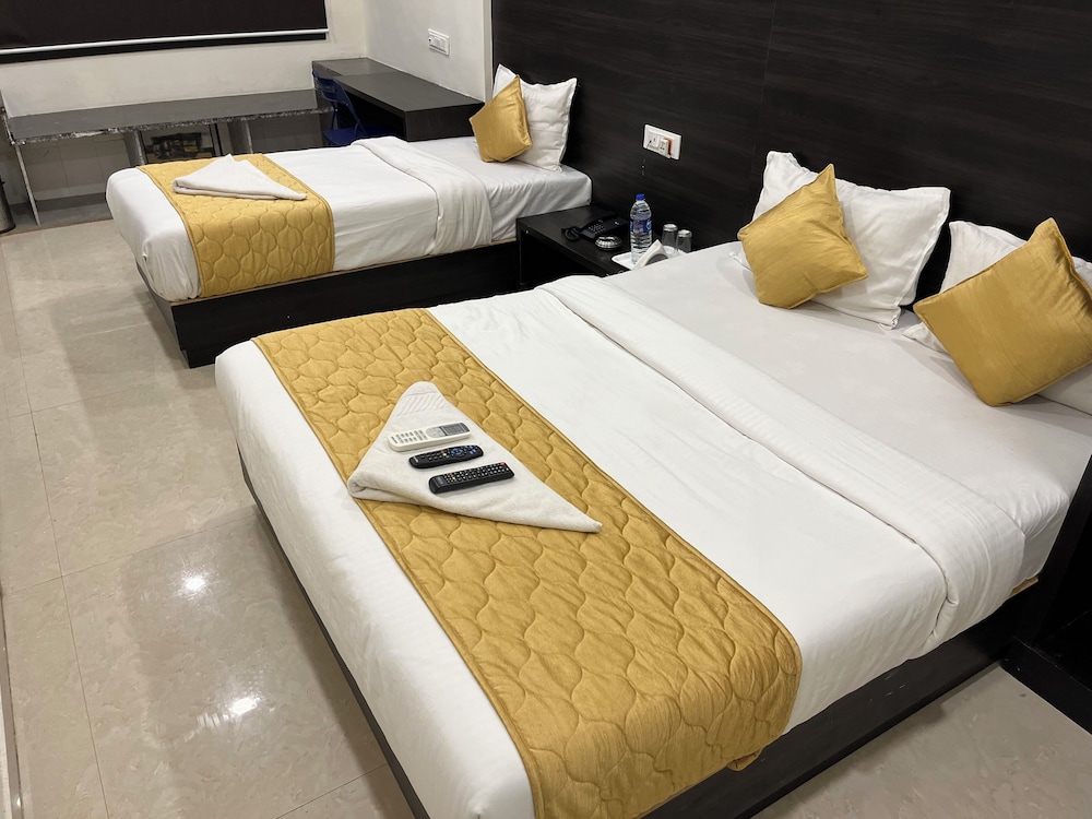 Mumbai Vacations - Hotel Wind Flower Regency - Near Kokilaben Hospital - Property Image 17
