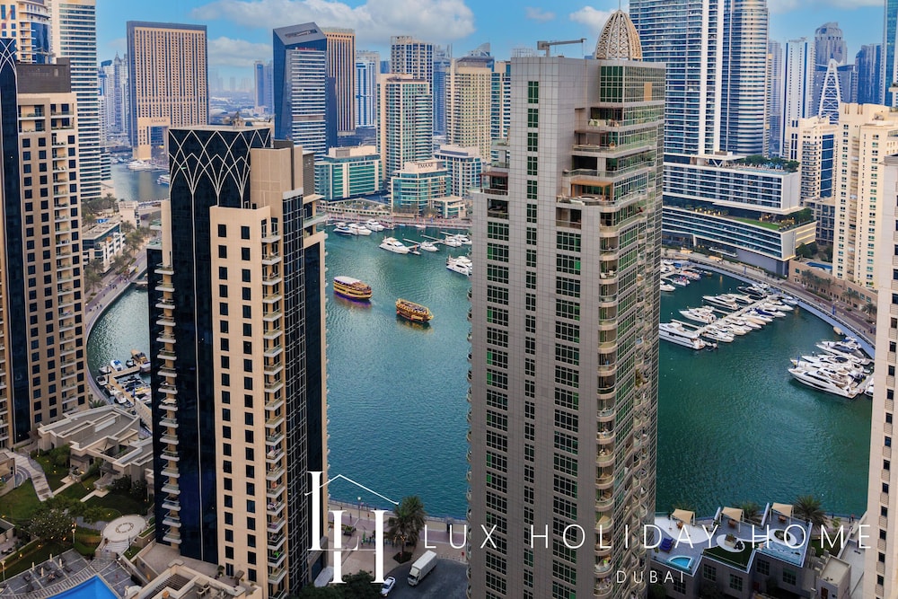 LUX Contemporary Marina View Suite 7