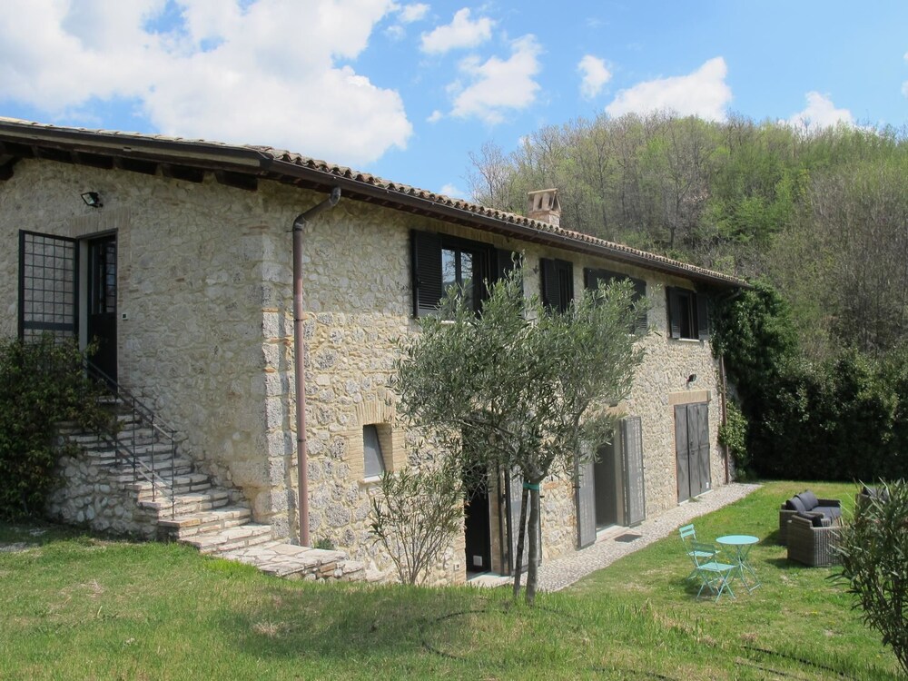 RSH Luxury Casale Sabina Valley view 2