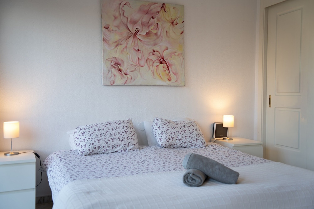 Studio in Marbella With Beachfront Pool