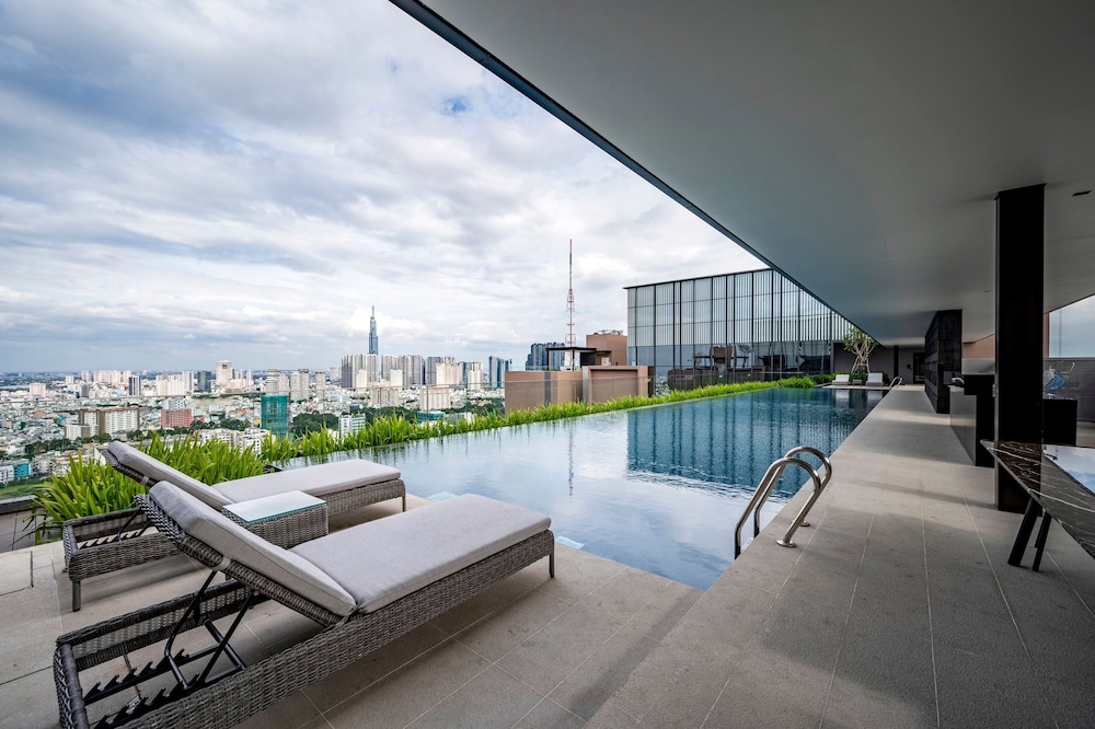 The MarQ Luxury 2BR Apt Central D1