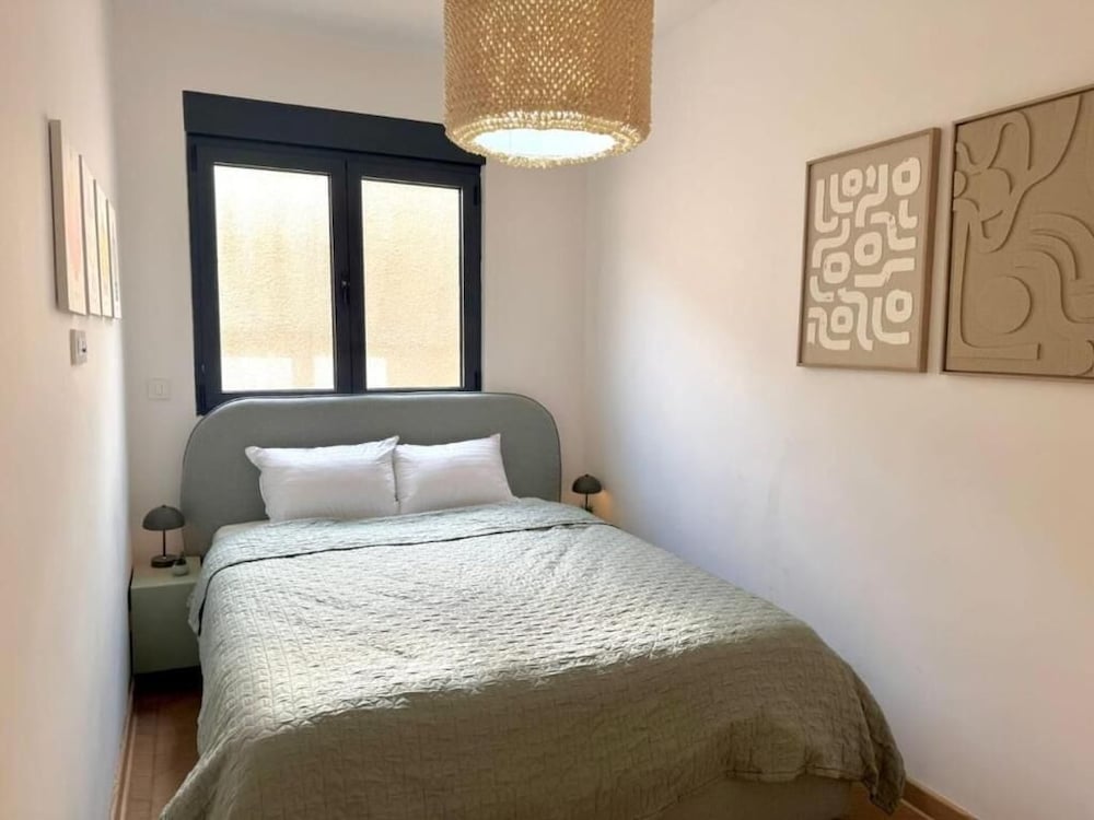 Seaview Hideaway- Premium Apartment