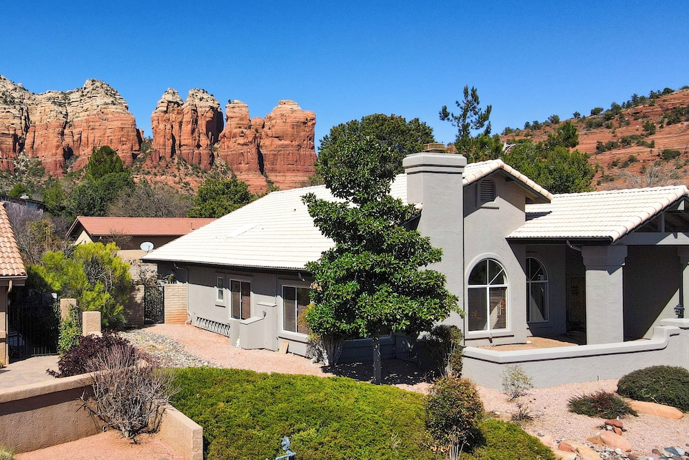 Stunning Sedona Views: Spa, Firepit & Stargazing