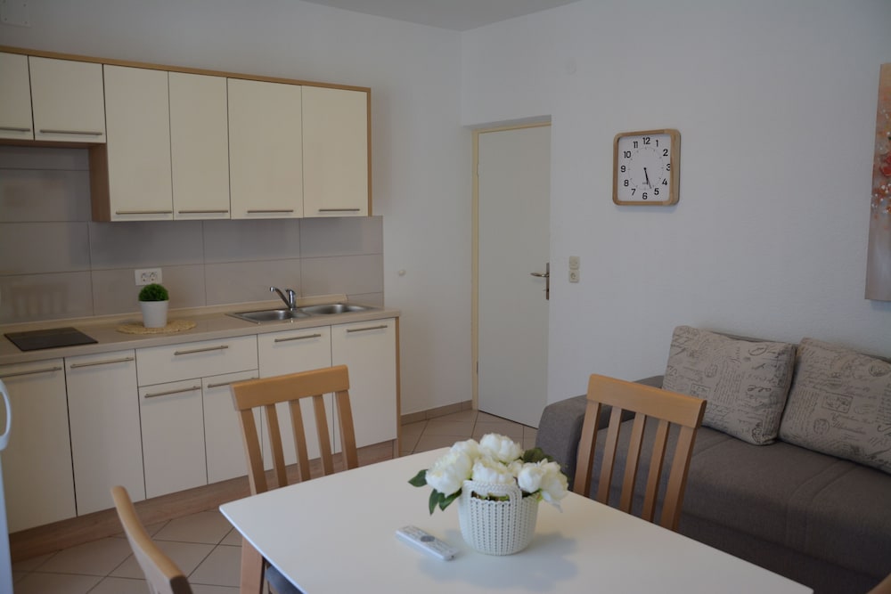 Apartments Biserka