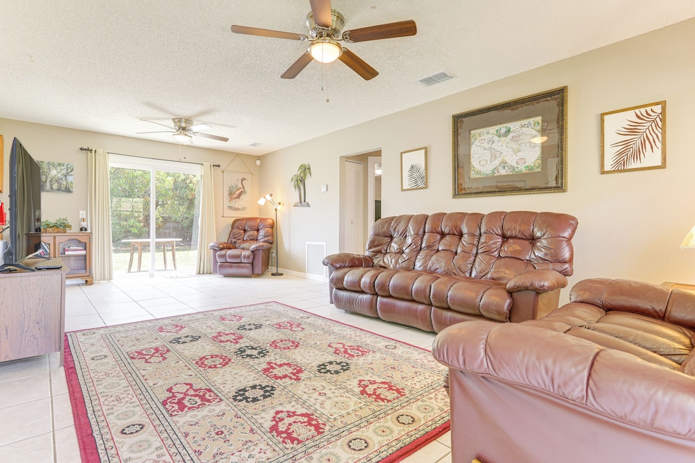 6 Mi to Beach: Port St Lucie Home w/ Fenced Yard