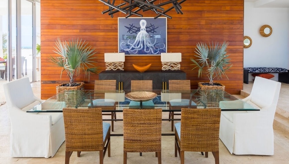 Villa Champagne Shores