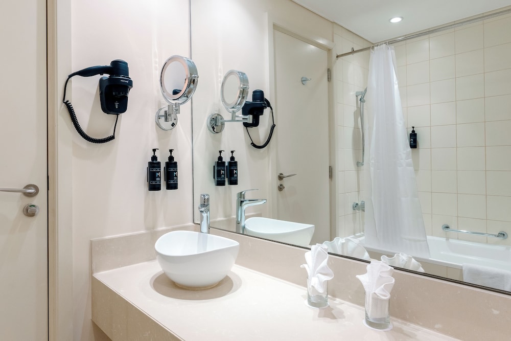 Abu Dhabi Vacations - Metropolitan Al Mafraq Hotel - Property Image 61