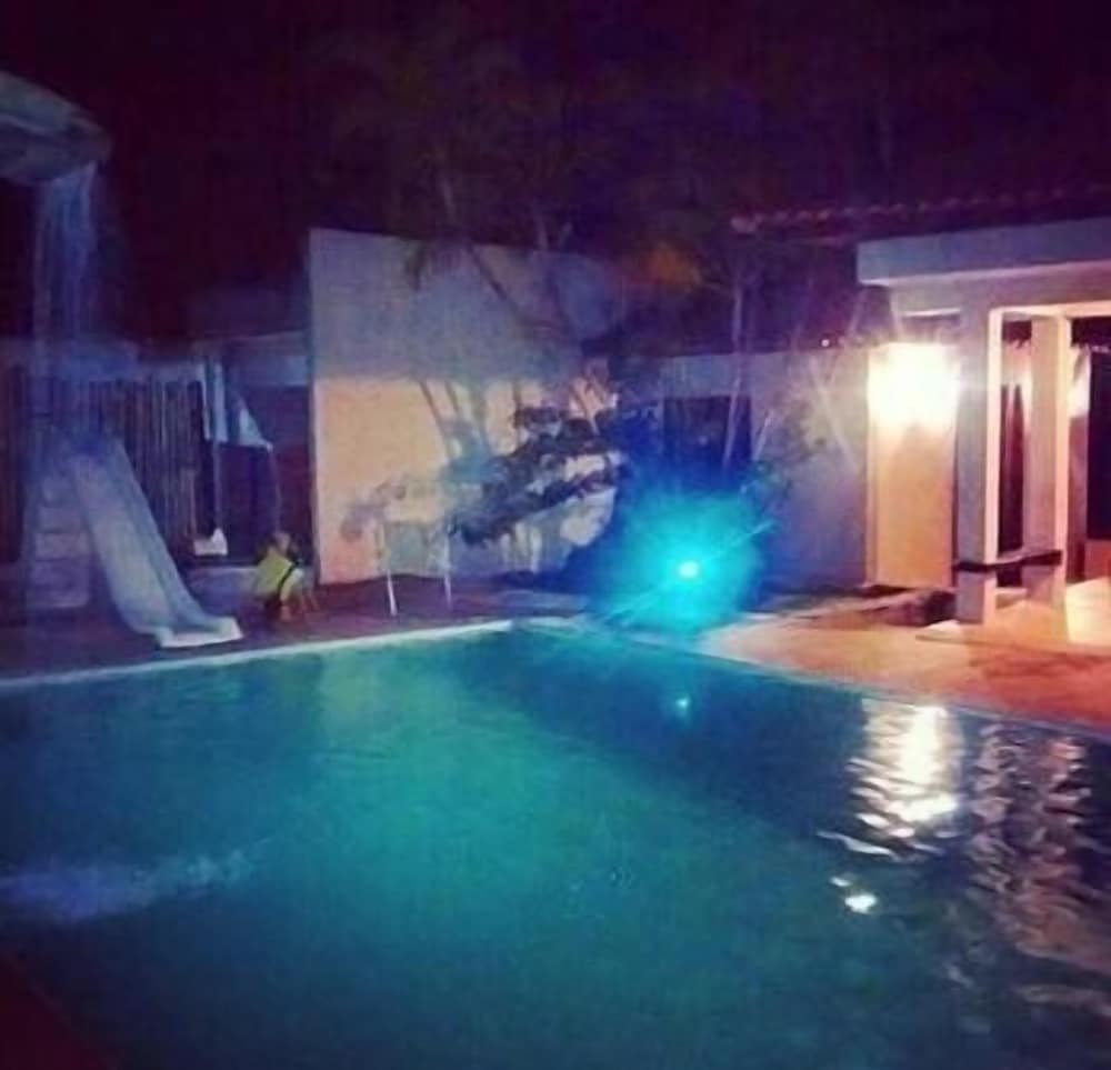 Pousada Nossa Casa Itauna Beach