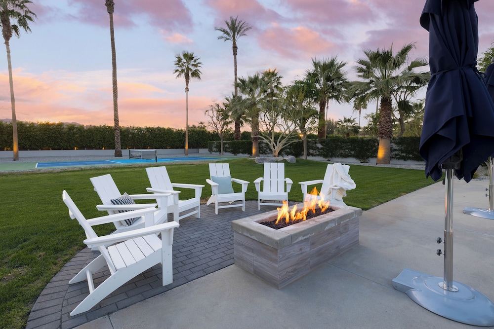 The Polo Villas by AvantStay – Modern Oasis Near Empire Polo Club