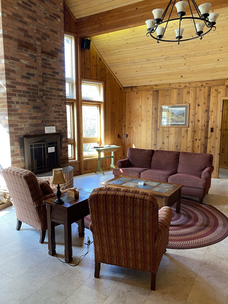 Foggy Mountain Lodge