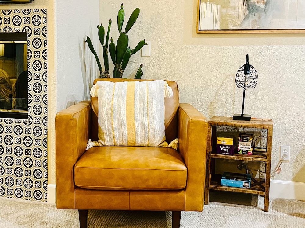 Downtown La Quinta Charmer- Walk to Dining Shops