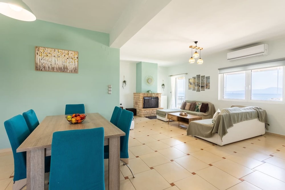 Verga Beachside Getaway With Panoramic Seaviews view 2