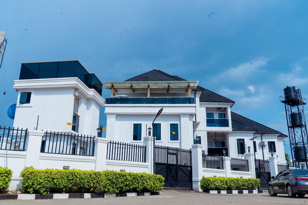 BT Luxury Apartments