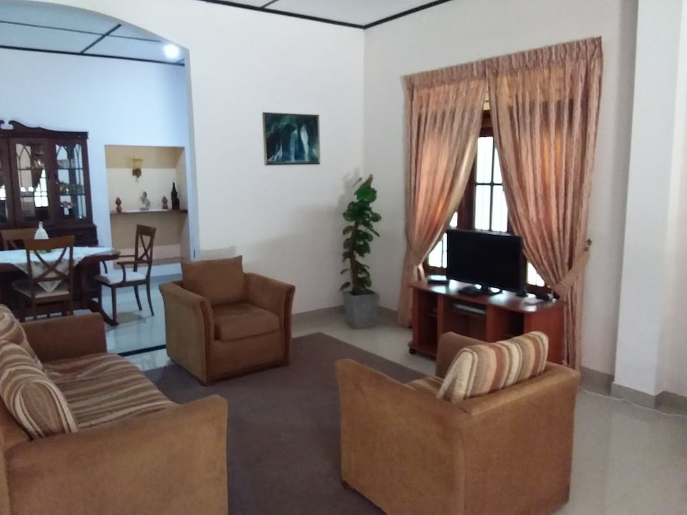 Graten Tea Garden Holiday Bungalow