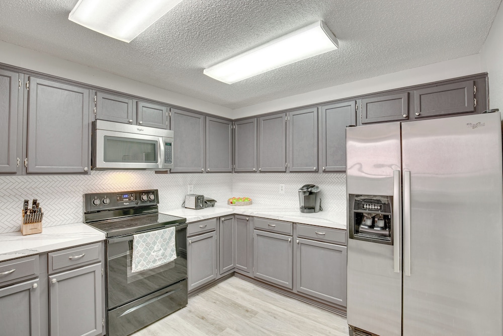 Pet-friendly Carrollton Home w/ Fenced Backyard! view 4