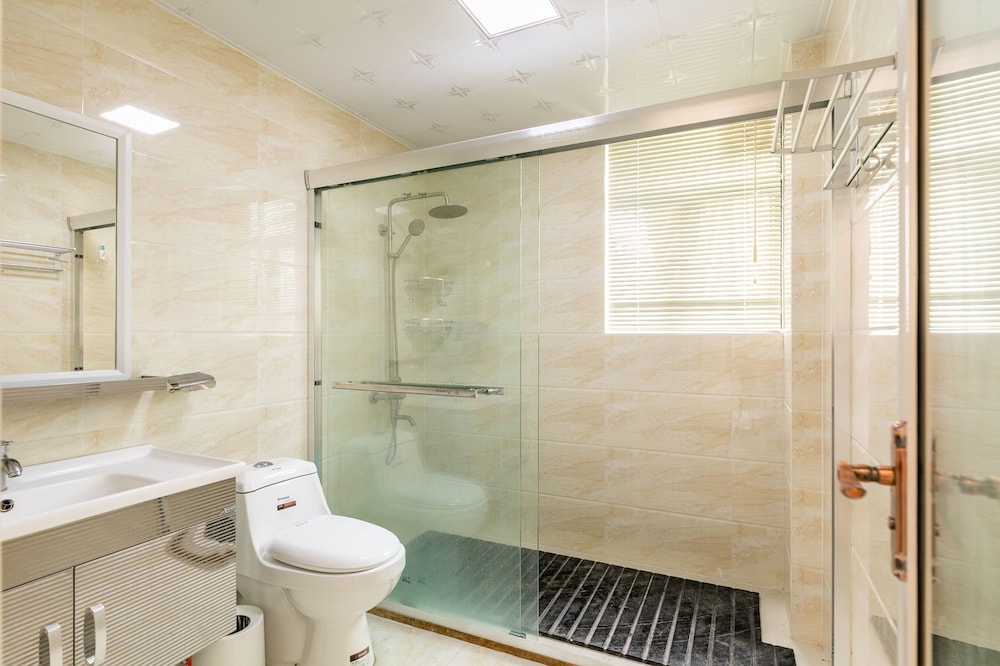 Locals Boutique Apartment Huafa Plaza 23