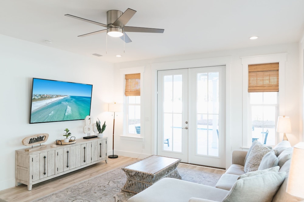 Enclave at Lyndell Lane by Avantstay Private Pool