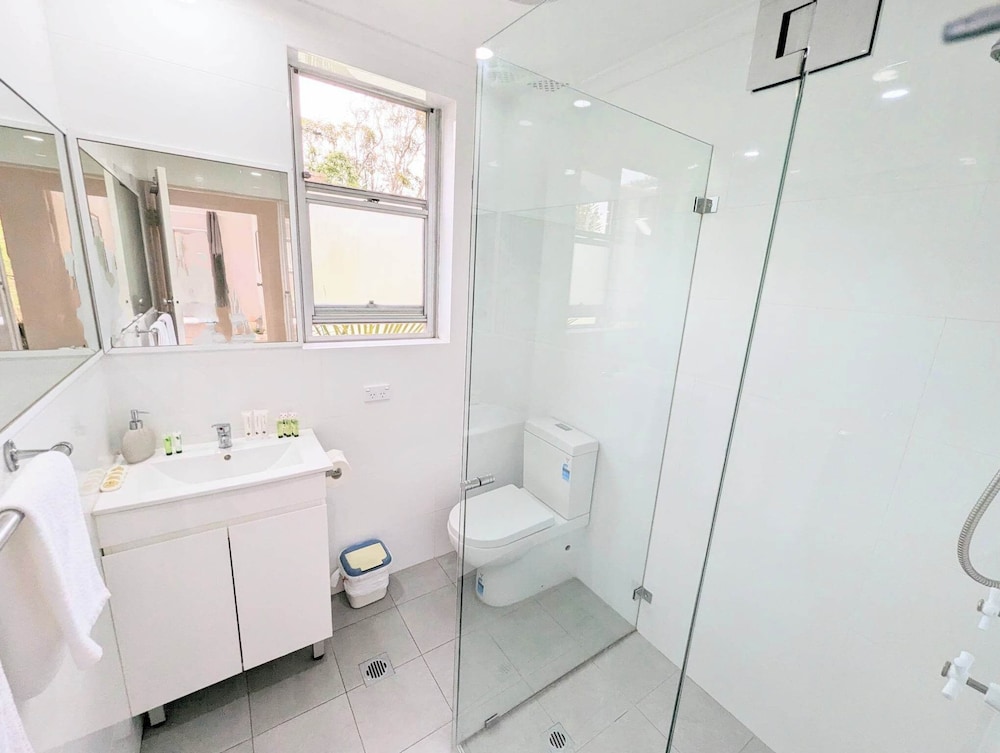 Lotus Stay Manly - Apartment 29C - Image 2