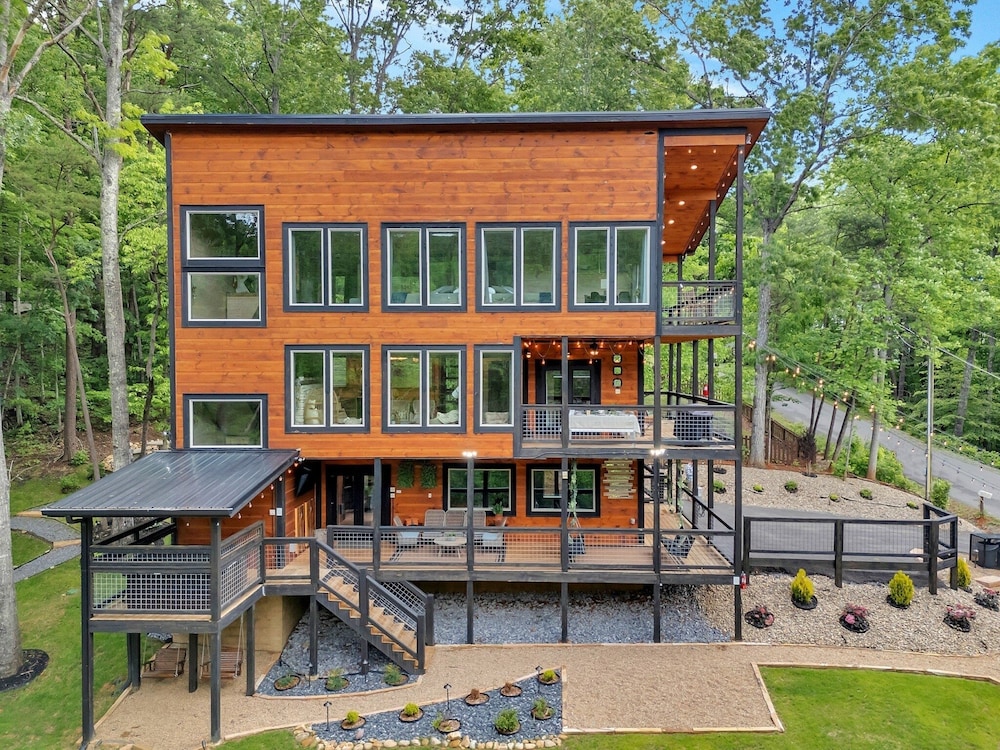 Ebenezer 4 Bedroom Cabin