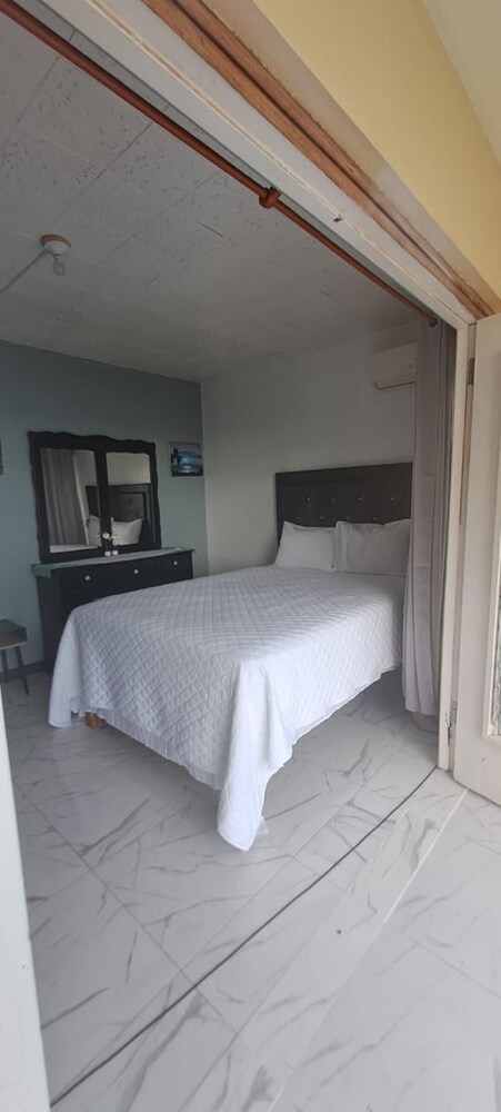 Inviting 1-bed Apartment in Ocho Rios